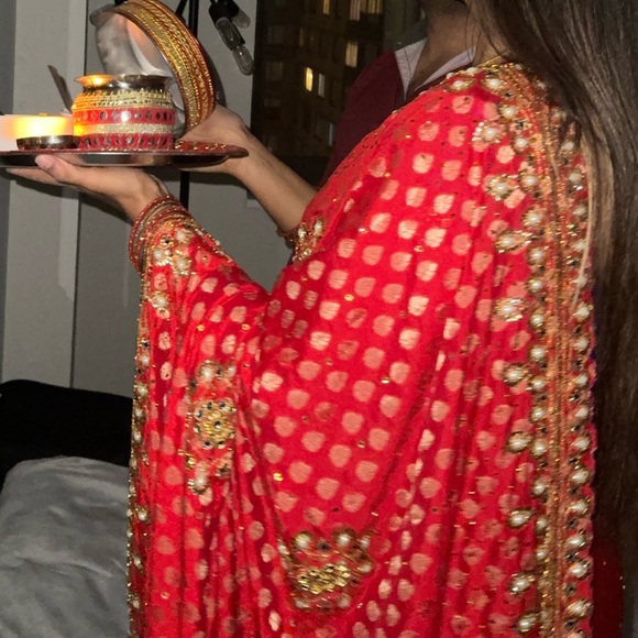 Heavy Red saree with blue blouse - Picture 2 of 3